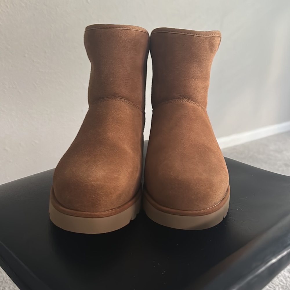 uggs - Picture 3 of 4